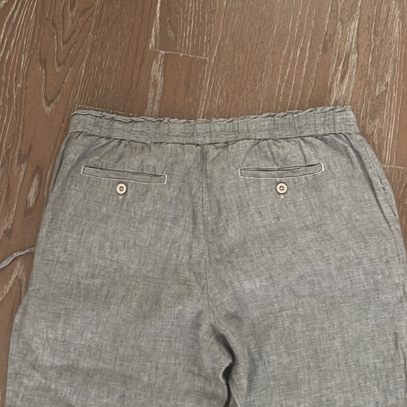 Tommy Bahama 100% linen pants. Cool & flowy. Side slit & back button pockets. - Picture 6 of 7
